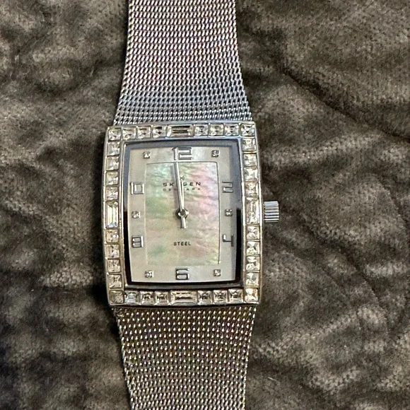 Skagen Denmark Women’s Watch Mesh‎ Steel Mother of Pearl Face w/Crystals NWT Skagen Womens Steel Mother-Of-Pearl Swarovski Crystal Dial  main image 3